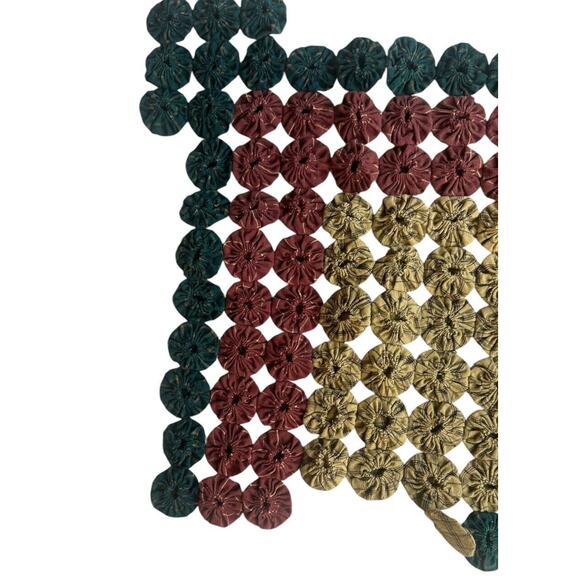 Yo Yo Table Topper Christmas Tree Plaid Partially Complete w/Fabric and Pattern - Picture 4 of 10